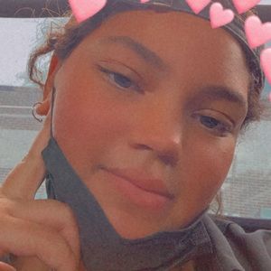 Meet your Posher, Maya